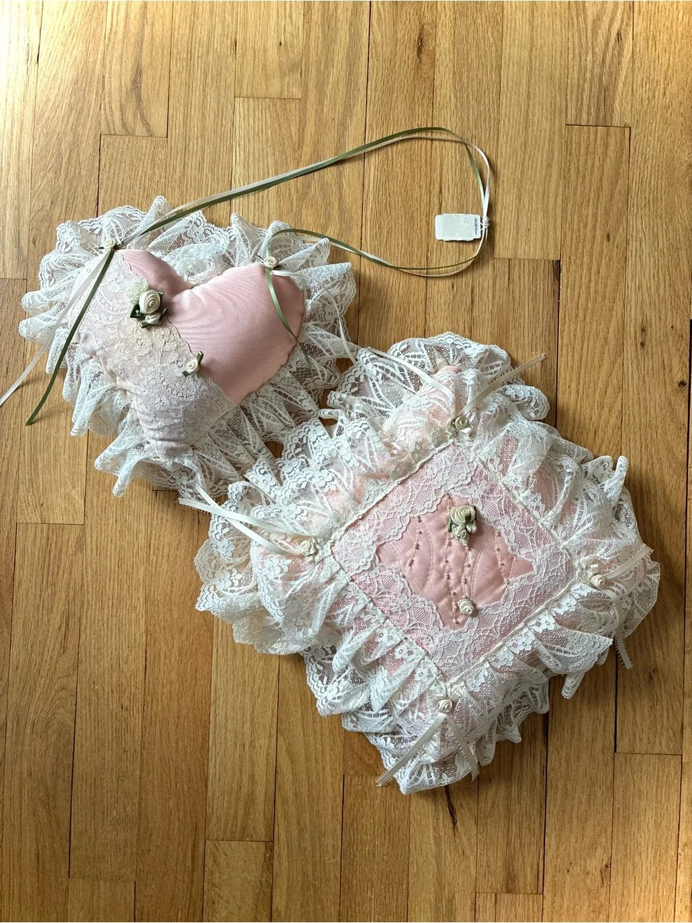 NWT Saks Fifth Avenue, Antique Blush Pink Hanging Heart Pillow, England, 1980s